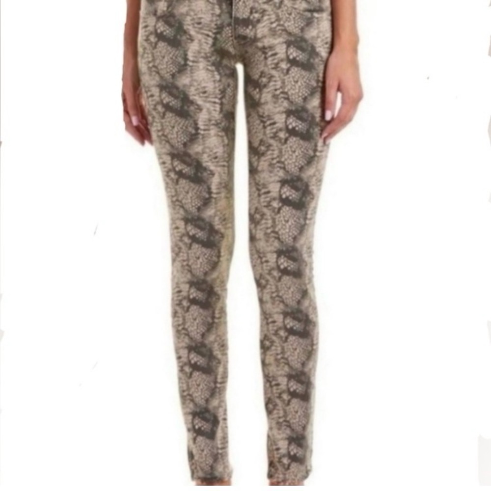 Cabi Python Jean- size 6